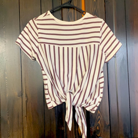 Striped shirt with tie back - Picture 2 of 4